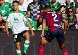 El Racing amplía su ventaja en el liderato frente al Levante