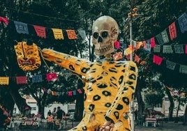 Pásalo en grande este Halloween con los disfraces para adultos más escalofriantes y divertidos