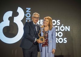 El presidente del RACE recibe el premio «Figura de Prestigio en el Campo de la Automoción 2024» de la Fundación Eduardo Barreiros