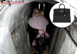 Samar Abú Zamar con el bolso de Hermès huyendo por un túnel.