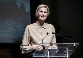 Siri Hustvedt en el homenaje a su fallecido esposo, Paul Auster, en el Círculo de Bellas Artes de Madrid.