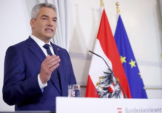 El presidente austriaco, Alexander Van der Bellen, durante la rueda de prensa de este martes.