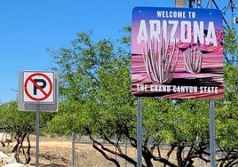 Un cartel da la bienvenida a quienes entrar en Arizona.