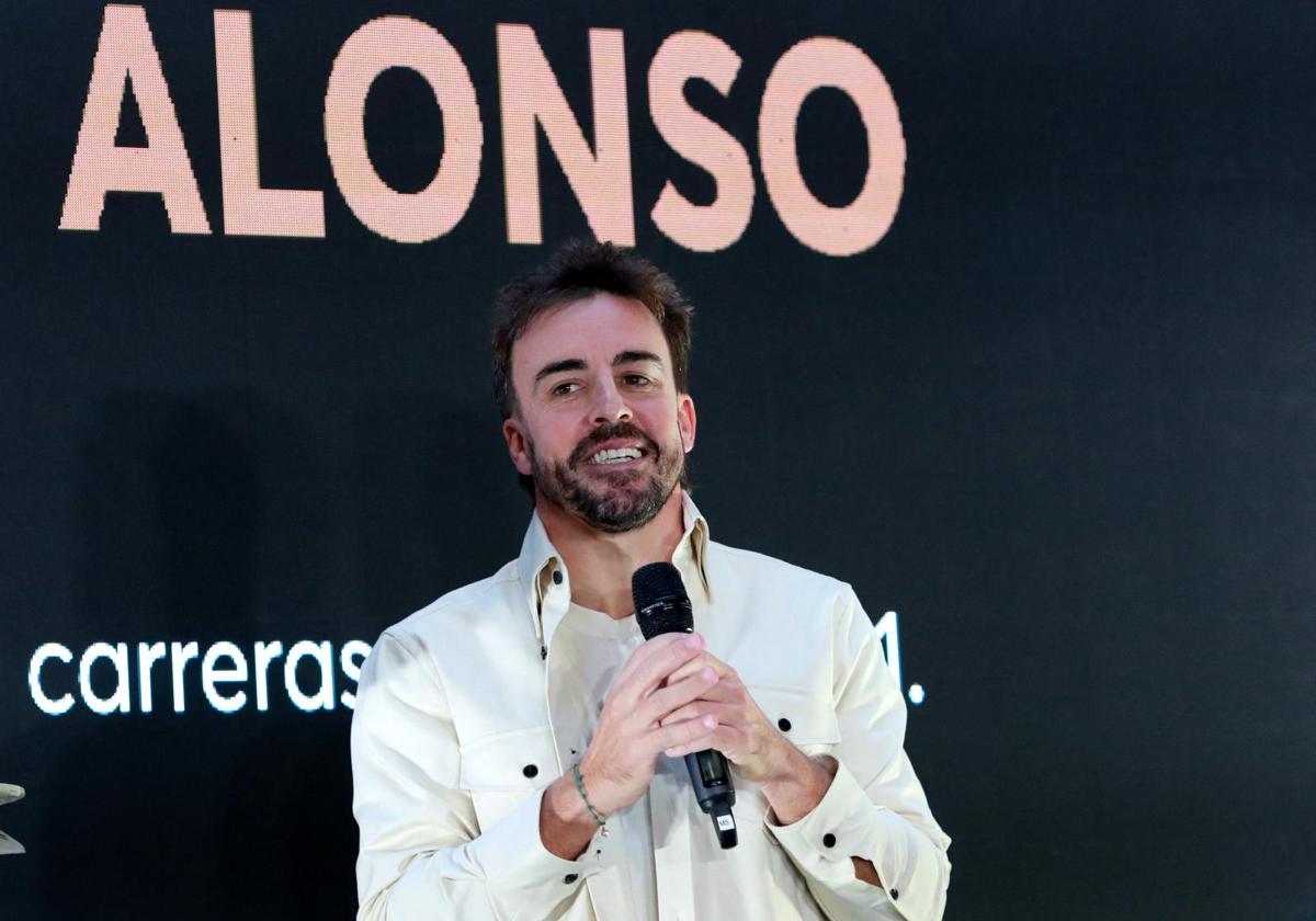 Fernando Alonso, durante una rueda de prensa en México por sus 400 grandes premios.