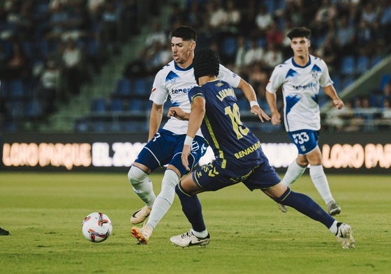 El Tenerife iguala sin goles ante el Málaga y no abandona el farolillo rojo