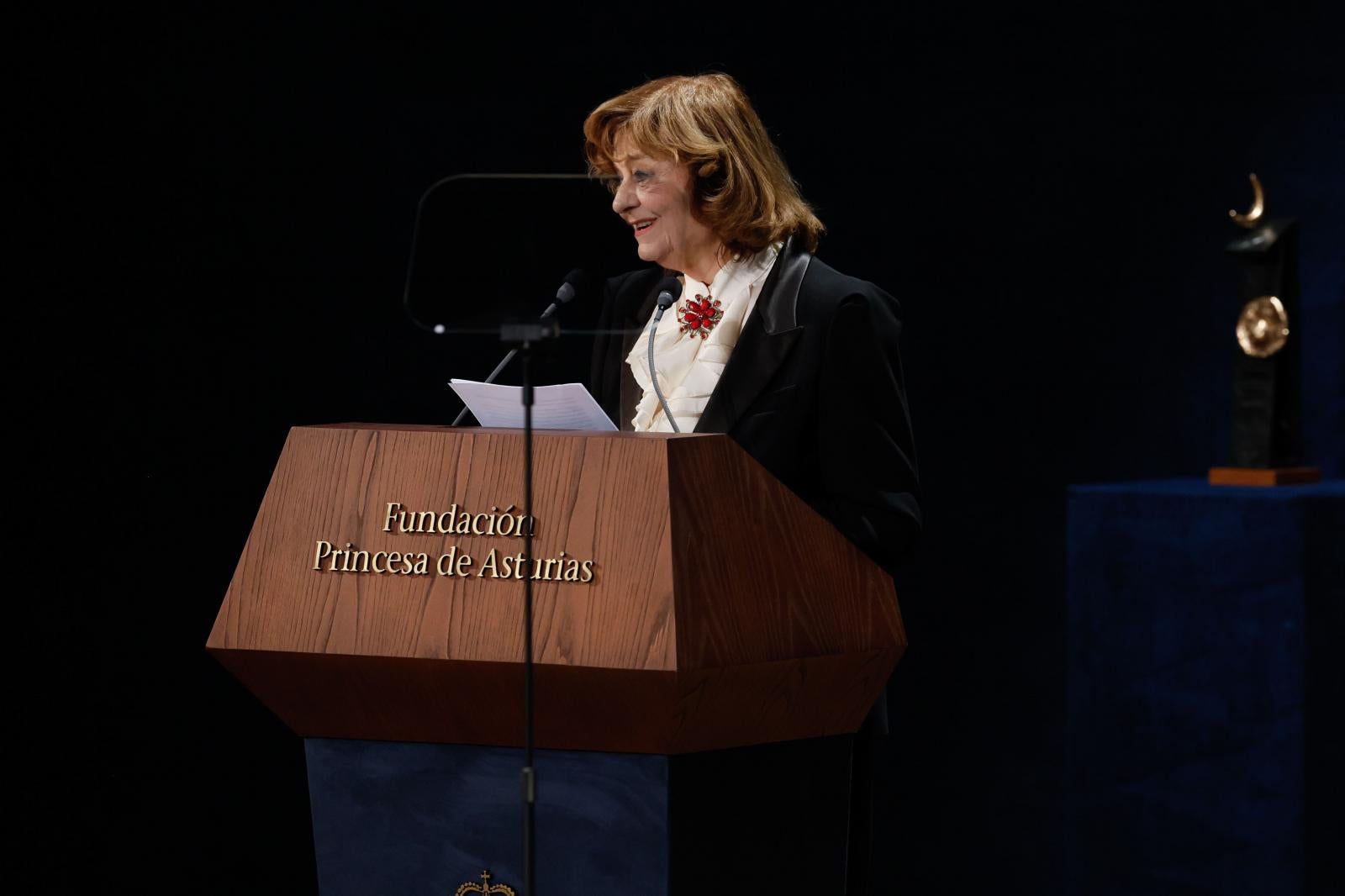 La poeta y ensayista, Ana Blandiana, premio Princesa de Asturias de las Letras 2024, interviene durante la ceremonia.