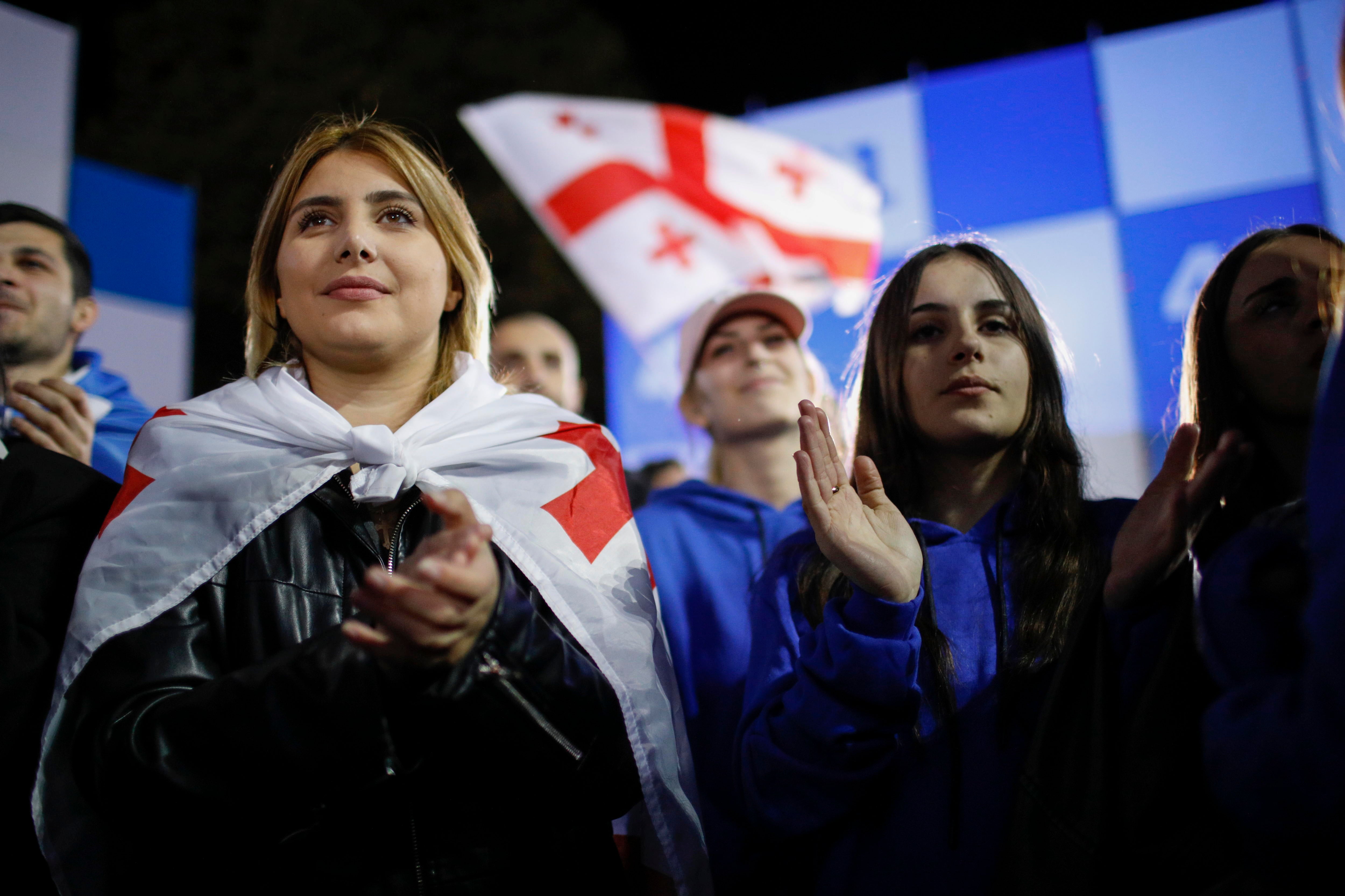 Seguidores del partido Sueño Georgiano.