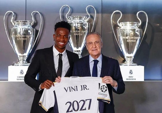 Vinicius y Florentino Pérez, el día en el que se oficializó la renovación del brasileño.