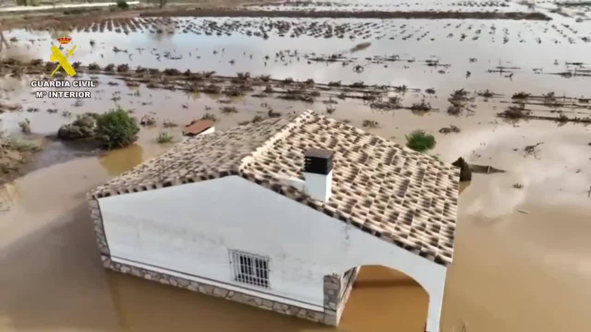 Búsqueda de desaparecidos con drones de la Guardia Civil en Utiel, Valencia