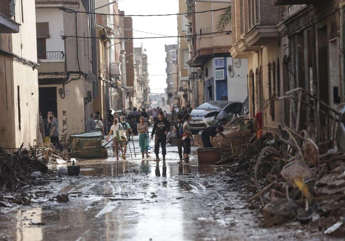 Una de las calles de Catarroja, una de las localidad más afectadas por la DANA.