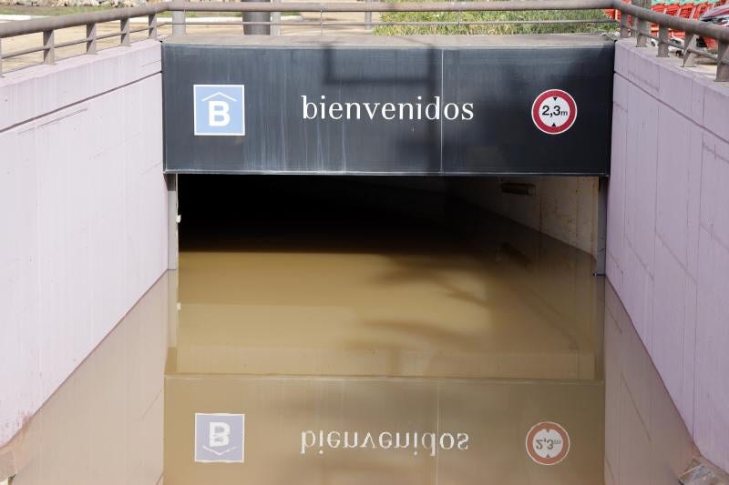 La incertidumbre del aparcamiento inundado del centro comercial Bonaire en Valencia