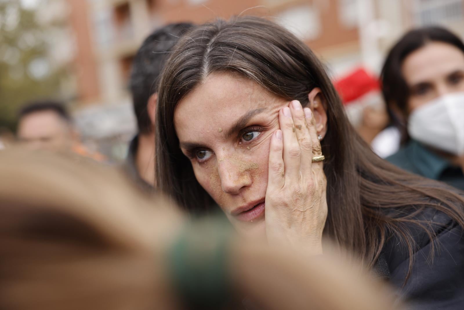 La reina Letizia, durante su visita a Paiporta este domingo