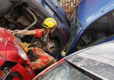 El bombero que etiqueta la tragedia en Alfafar