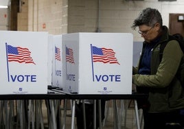 Un centro de votación en Detroit.