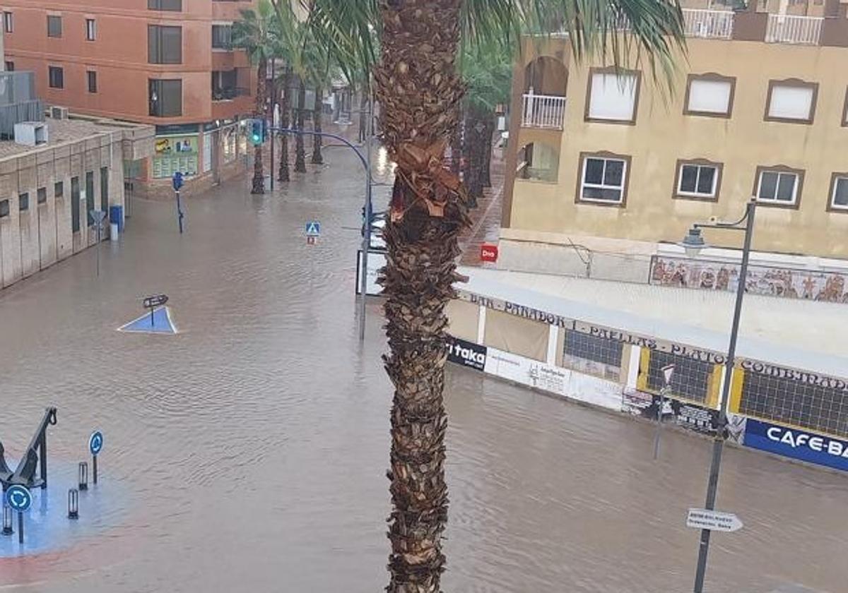 Calles anegadas en Puerto de Mazarrón (Región de Murcia).