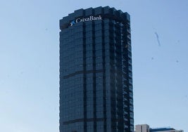 Vista del edificio que alberga la sede de CaixaBank en Barcelona.