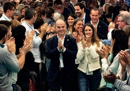 El secretario general de Junts, Jordi Turull, y la secretaria de organización, Judith Toronjo, a su llegada a la última jornada del Congreso de Junts en Calella (Barcelona)