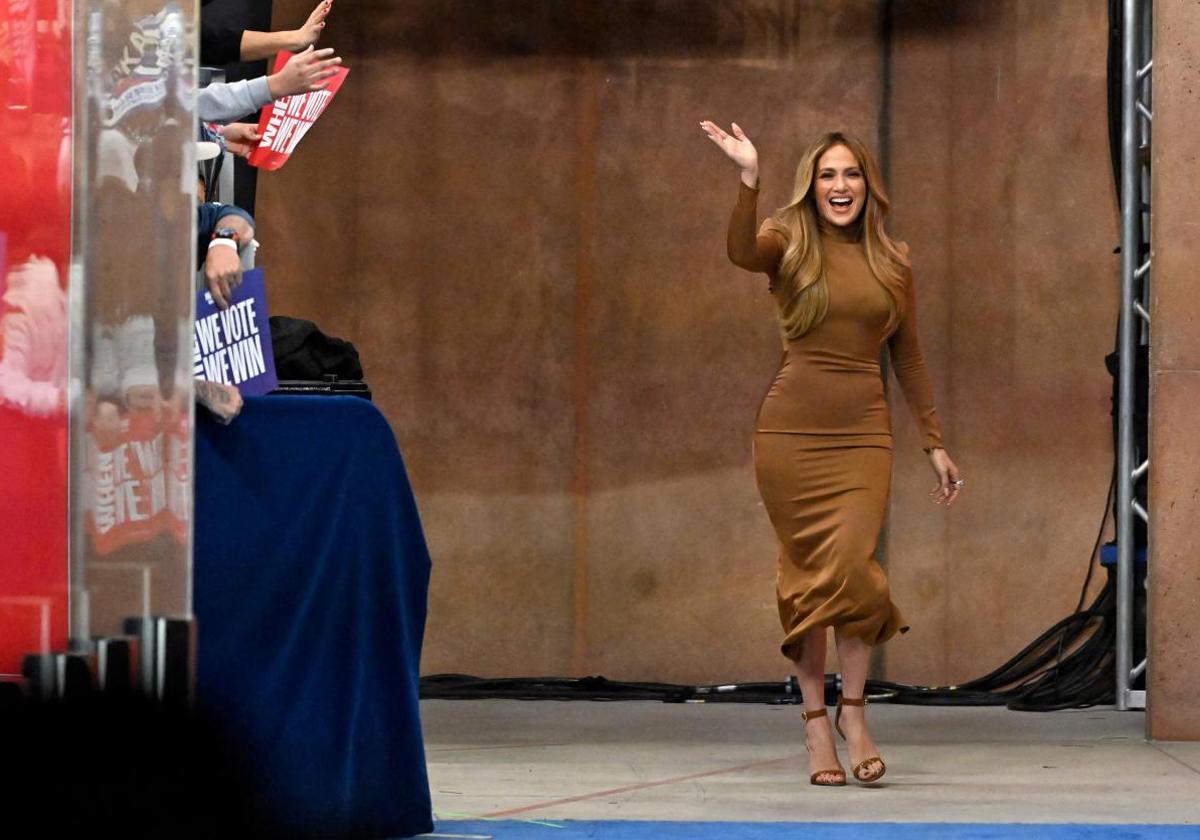 Jennifer López durante un mitin de Kamala Harris.