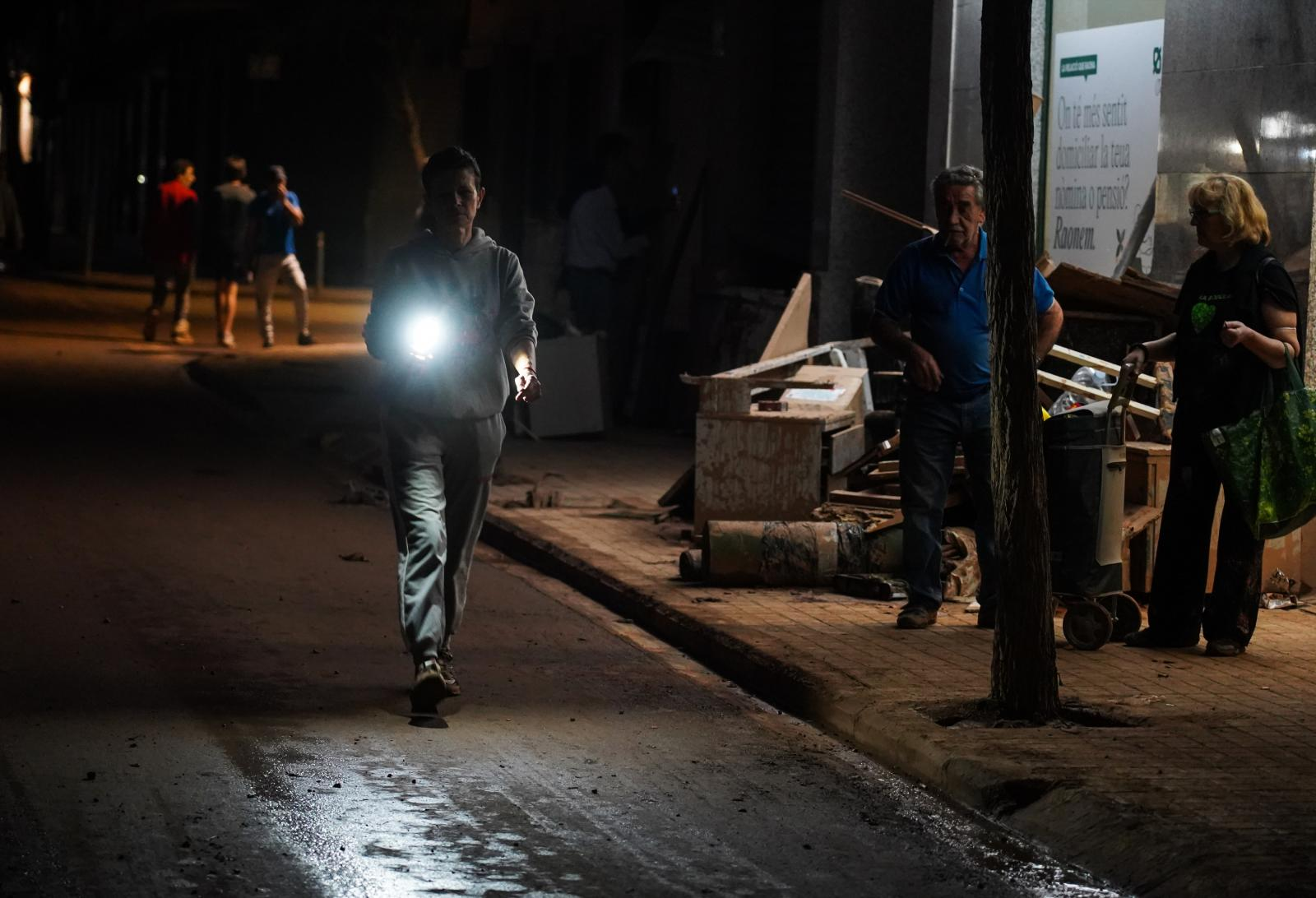 Ascienden a 93 los casos activos de desaparecidos en Valencia por la DANA