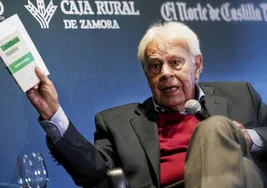 El expresidente Felipe González, otrora líder del PSOE, durante el foro