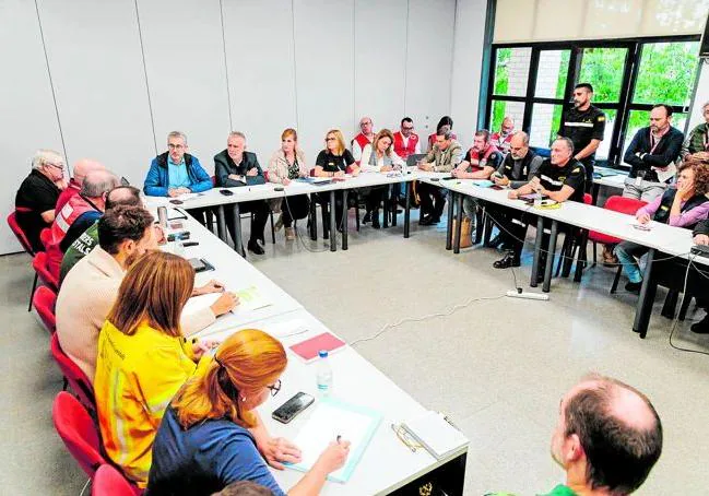 Reunión del Cecopi a la que asistió el ministro Ángel Víctor Torres.