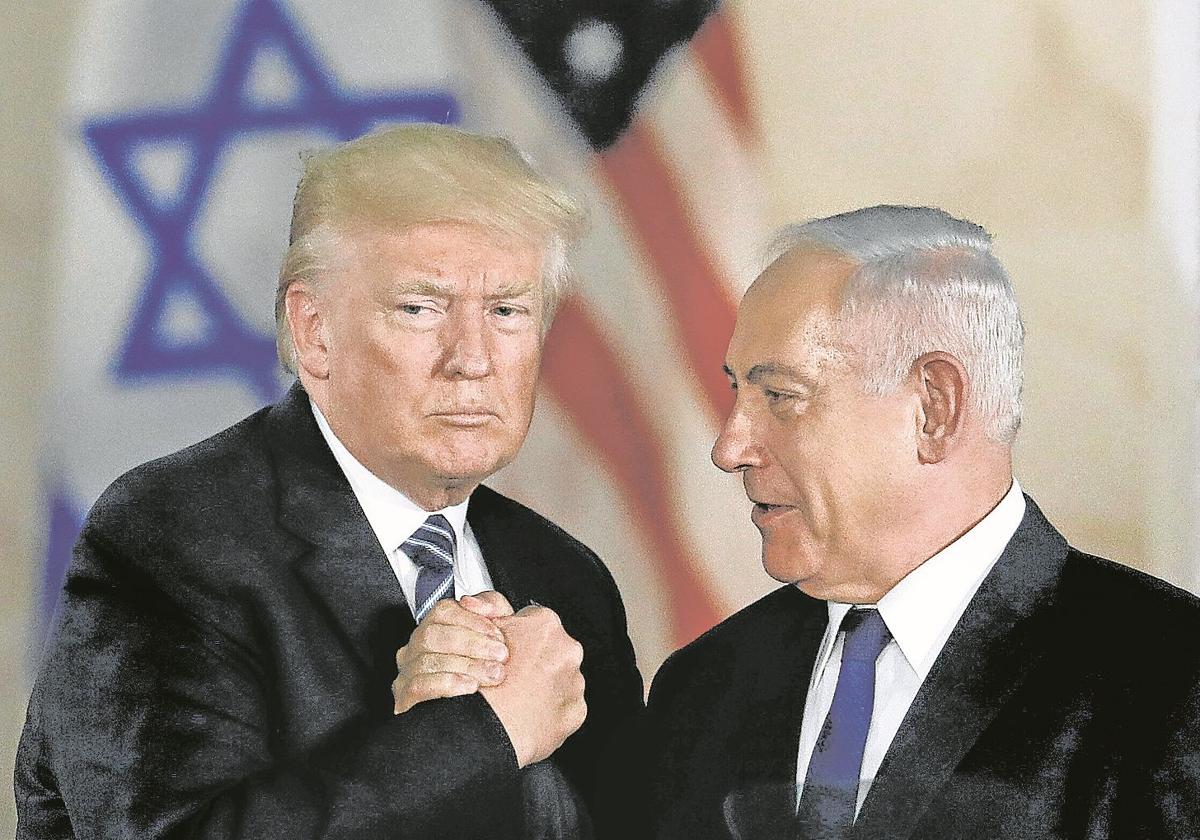 Trump y Netanyahu muestran su complicidad durante un encuentro mantenido en Jerusalén en 2023.