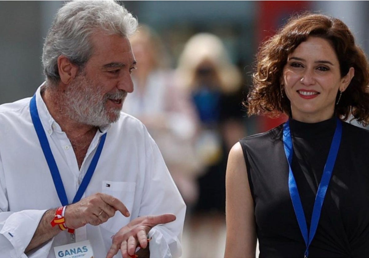 Miguel Ángel Rodríguez e Isabel Díaz Ayuso en un congreso nacional del PP.