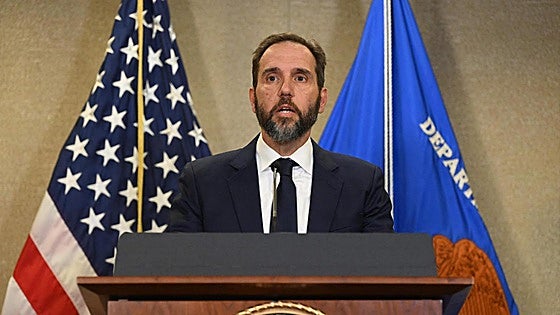 El fiscal que investiga el asalto al Capitolio planea dimitir antes de que Trump asuma la presidencia