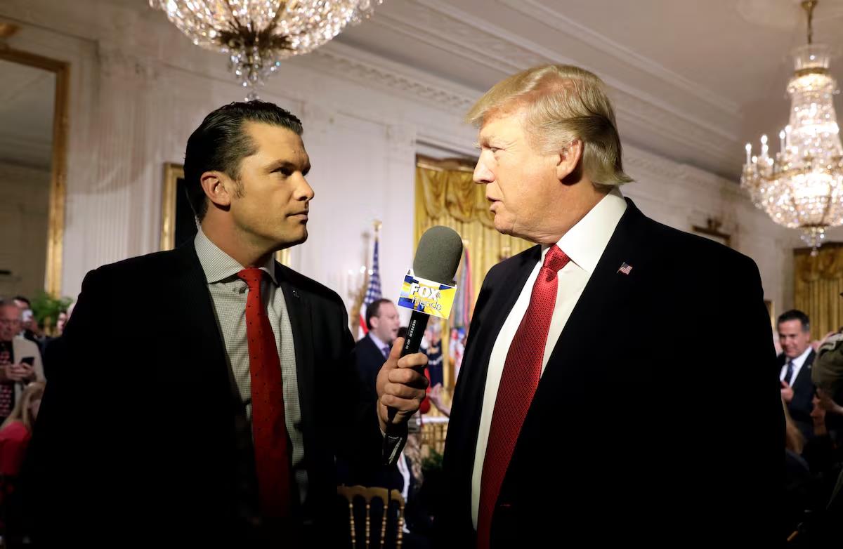 Pete Hegseth entrevista a Trump.