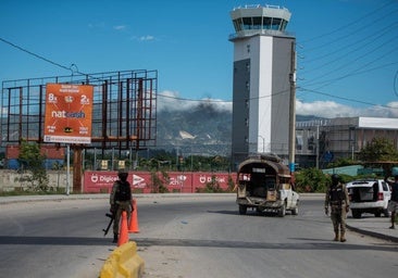 Las pandillas de Haití la emprenden a tiros con los aviones comerciales estadounidenses