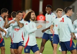 Los jugadores de la selección española, preparando el partido ante Suiza en Tenerife.