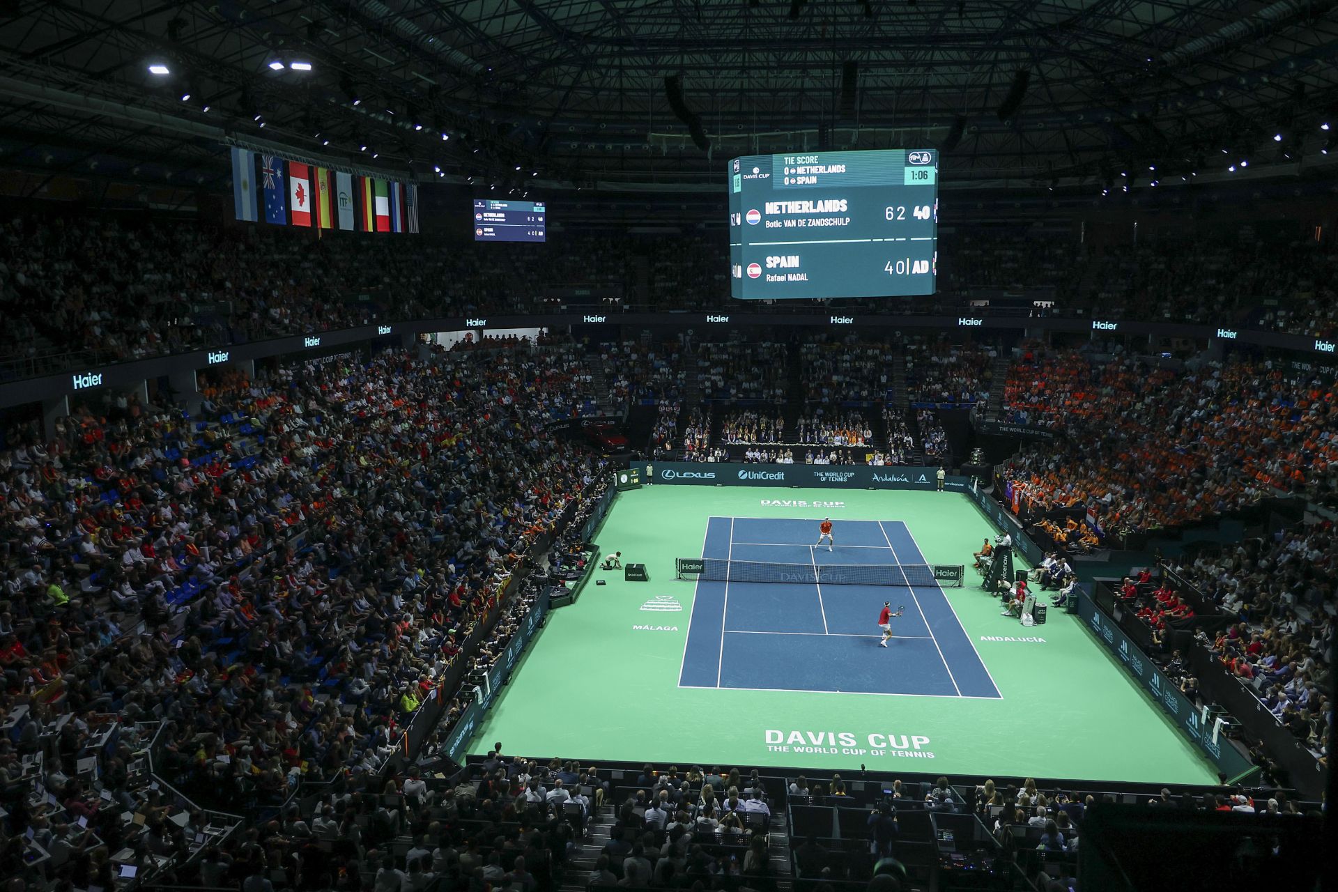 El Palacio de los Deportes José María Martín Carpena de Málaga, abarrotado para seguir el partido entre Rafa Nadal y Botic Van de Zandschulp.