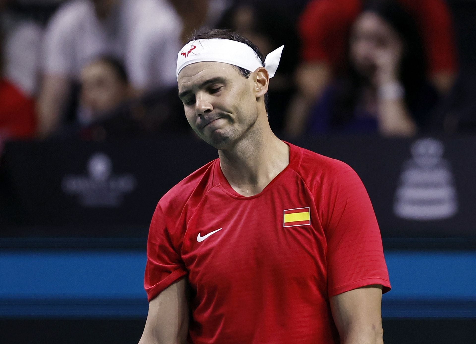 Rafa Nadal, derrumbado, acabó sucumbiendo en dos sets ante Botic van de Zandschulp: 6-4, 6-4.