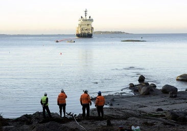 Barcos de la OTAN vigilan a un carguero chino sospechoso de cortar cables submarinos en el Báltico