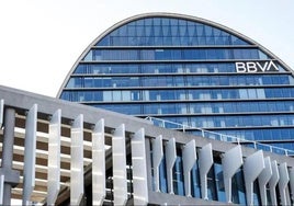 Competencia alega que prolonga su análisis de la opa de BBVA a Sabadell por el impacto en el crédito a pymes