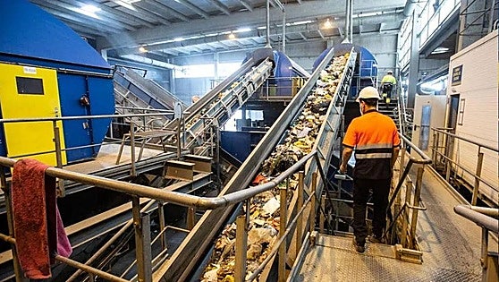 El bebé hallado muerto en una planta de residuos en Granada fue tirado a un contenedor