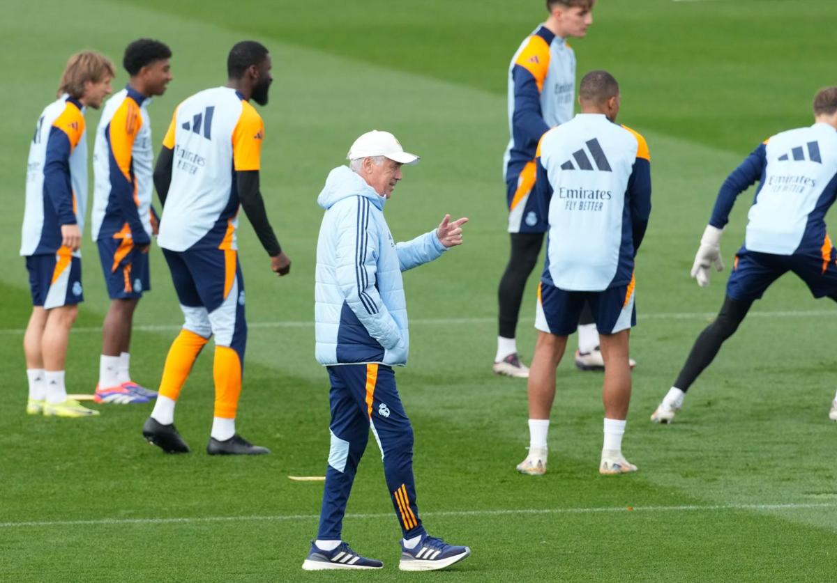 Carlo Ancelotti, durante el último entrenamiento del Real Madrid previo al duelo ante el Leganés.