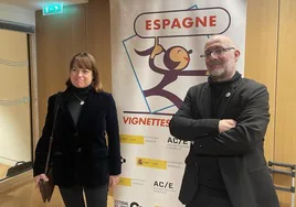 María José Gálvez, directora general del Libro y el Cómic en el Ministerio de Cultura, y Alejandro V. Casasola, presidente de la Asociación sectorial del cómic en París