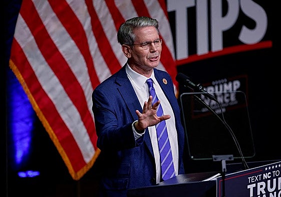 Scott Bessent, en un acto de la campaña republicana en Asheville, Carolina del Norte.