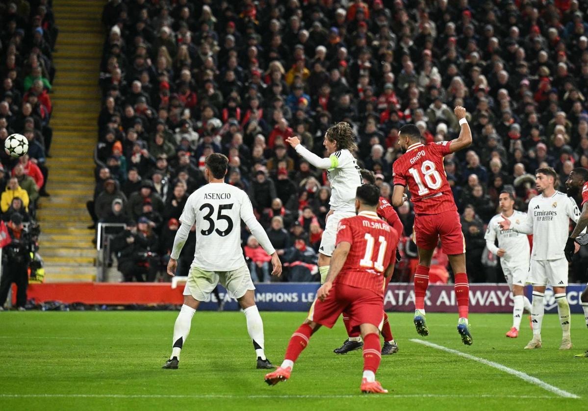 Así hemos narrado la derrota del Real Madrid en Anfield