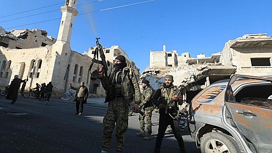 Los rebeldes se hacen fuertes tras tomar el centro de Alepo sin resistencia militar siria