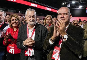 El Congreso socialista ovaciona a Chaves y Griñán