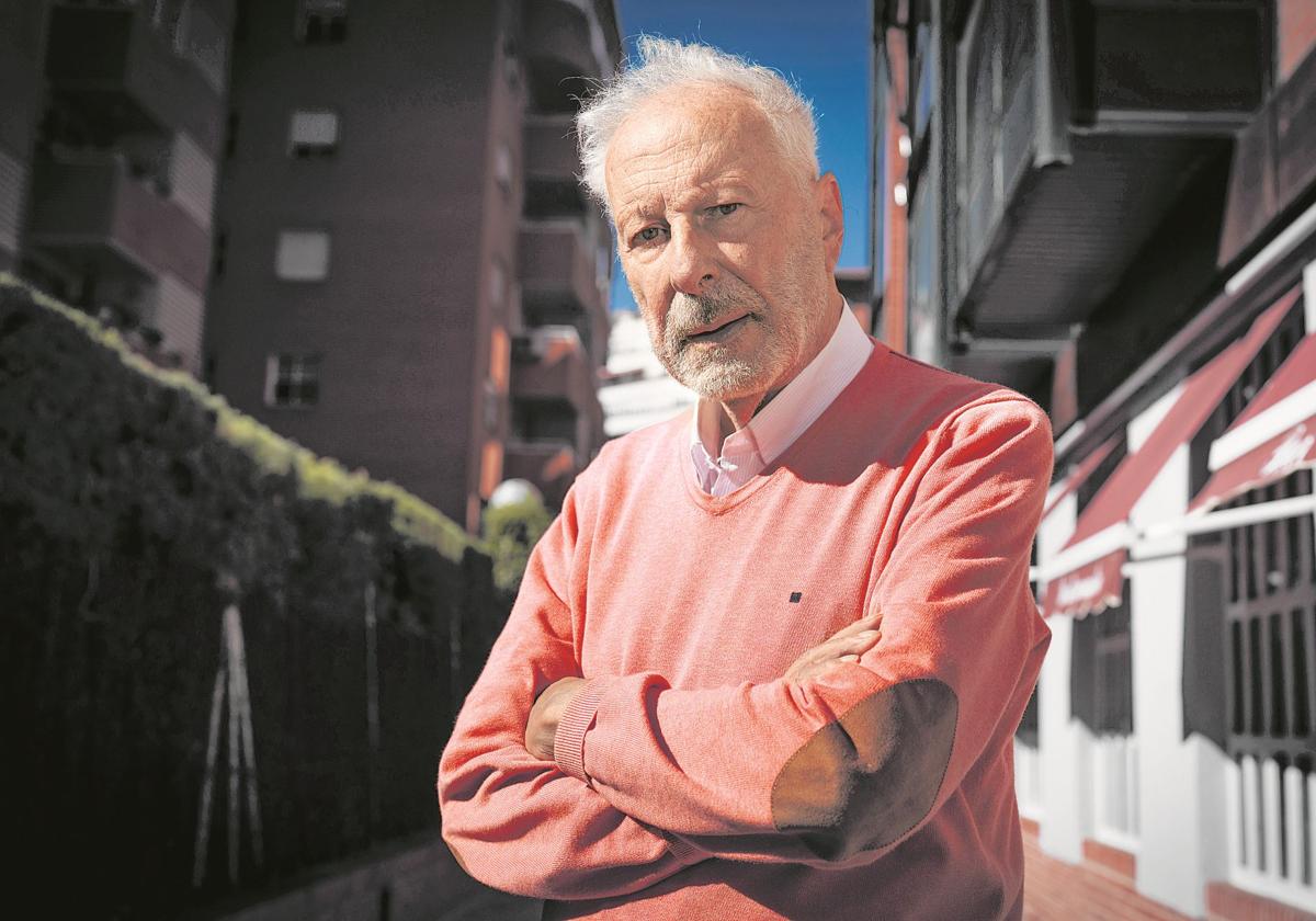 Javier Sádaba, en la terraza donde tuvo lugar la entrevista.