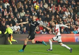 El Athletic remonta en Vallecas con un doblete de Sancet y se mete en Champions