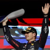 Verstappen vuelve a su lugar natural en una caótica carrera