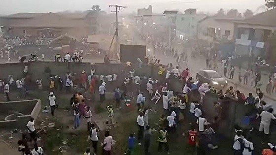 Al menos 56 muertos por una estampida en un partido de fútbol en Guinea Conakry