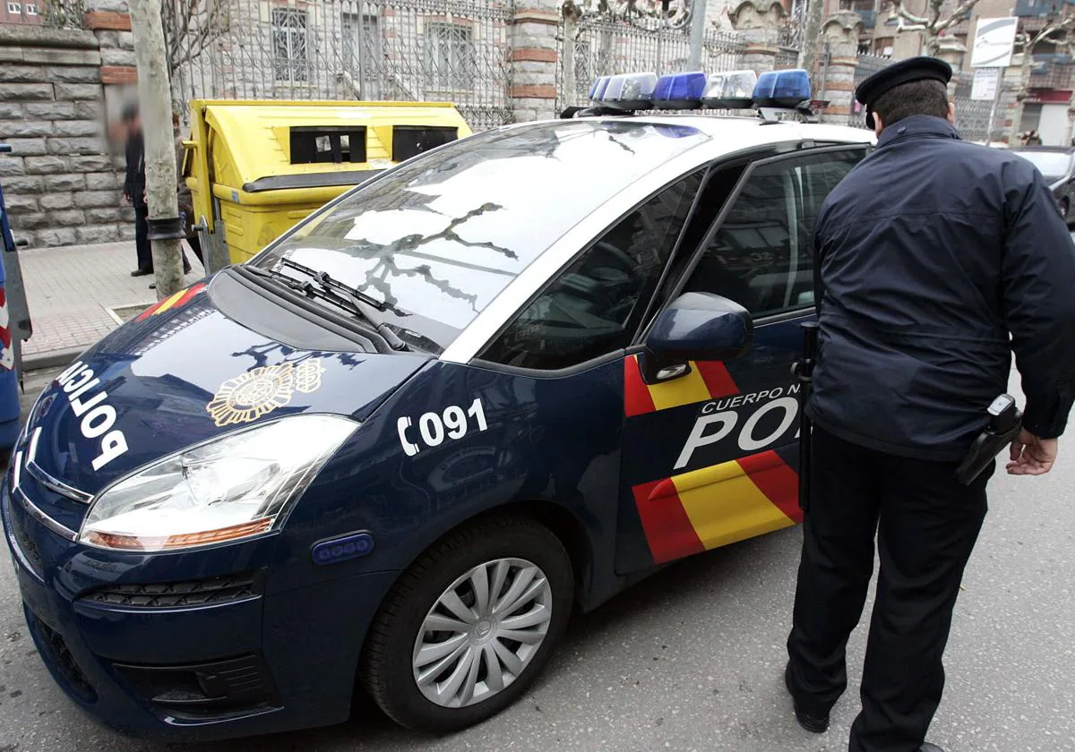 Coche de Policía Nacional.