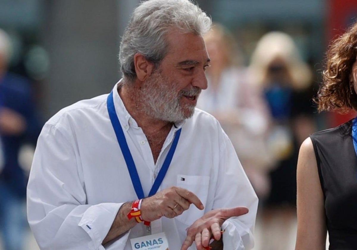 Miguel Ángel Rodríguez e Isabel Díaz Ayuso en un congreso nacional del PP.