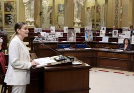 La presidenta de Baleares, Marga Prohens, en una sesión del Parlamento balear.