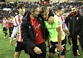 Pol Arnau llora emocionado tras detener un penalti al Girona.